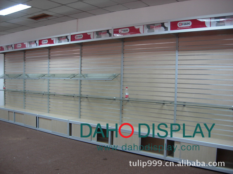 打造精品店的高端陳列藝術(shù) 寧波大禾展示架與鋁合金燈箱架的魅力